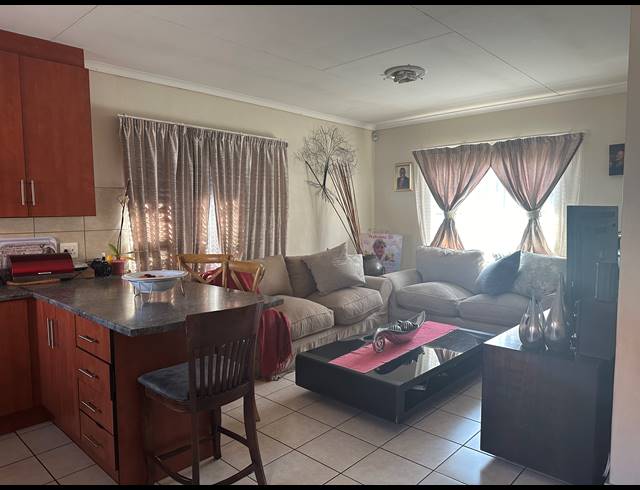 3 BEDROOM GATED ESTATE FOR SALE IN THE ORCHARDS